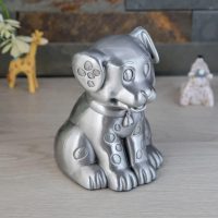 Chien tirelire argentée